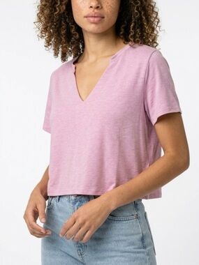 Joyfolie Pink Cropped Tee with Short Sleeves